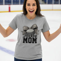 Hockey Mom Life – Chic Bow Game Day Statement T-Shirt ATHLETIC HEATHER - 6004 - FRONT