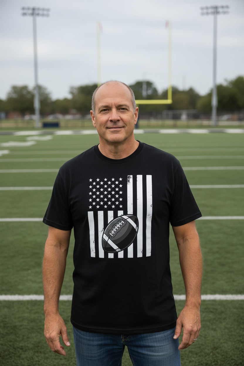 USA Football Flag Design - Patriotic Athlete & Football Lover T-Shirt for Men BLACK - FRONT